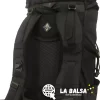 Cabecera con 2 bolsillos: 1 interno/1 externo 2 bolsillos laterales con elásticos y malla 3D. Espaldar ABS estructura con panel de malla cubierta de goma, otorga máxima ventilación a través del espacio entre la mochila y el panel. Tiras acolchadas, con correas ajustable a la altura del esternón, etiqueta reflectante y clip para manguera de agua. Salida de manguera de agua. Flap frontal de rápida apertura Compartimiento para bolsa de hidratación. (No Incluye Bolsa Hidratante) Porta bastones. Alto: 63 cm Largo: 33 cm Ancho: 16 cm