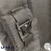 Cabecera con 2 bolsillos: 1 interno/1 externo 2 bolsillos laterales con elásticos y malla 3D. Espaldar ABS estructura con panel de malla cubierta de goma, otorga máxima ventilación a través del espacio entre la mochila y el panel. Tiras acolchadas, con correas ajustable a la altura del esternón, etiqueta reflectante y clip para manguera de agua. Salida de manguera de agua. Flap frontal de rápida apertura Compartimiento para bolsa de hidratación. (No Incluye Bolsa Hidratante) Porta bastones. Alto: 63 cm Largo: 33 cm Ancho: 16 cm